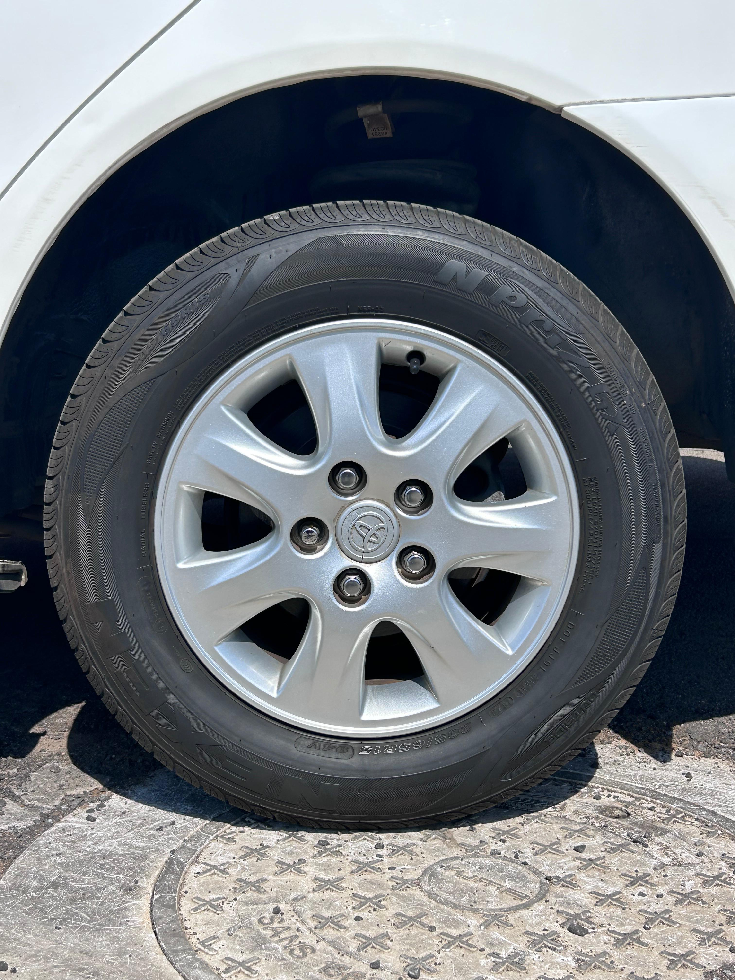 2004 Toyota Camry 2.4  thumbnail
