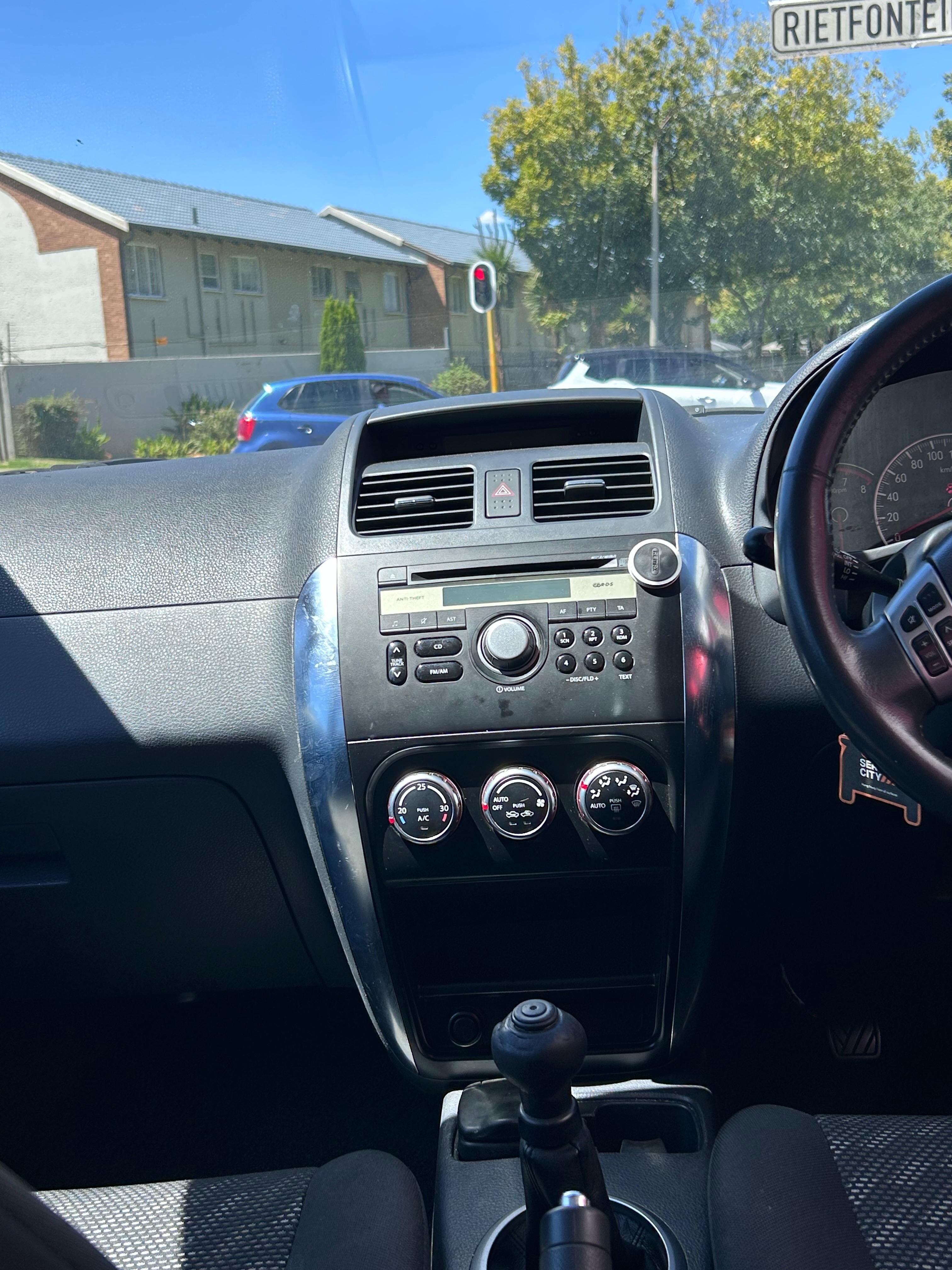 2010 Suzuki SX4 2.0 thumbnail