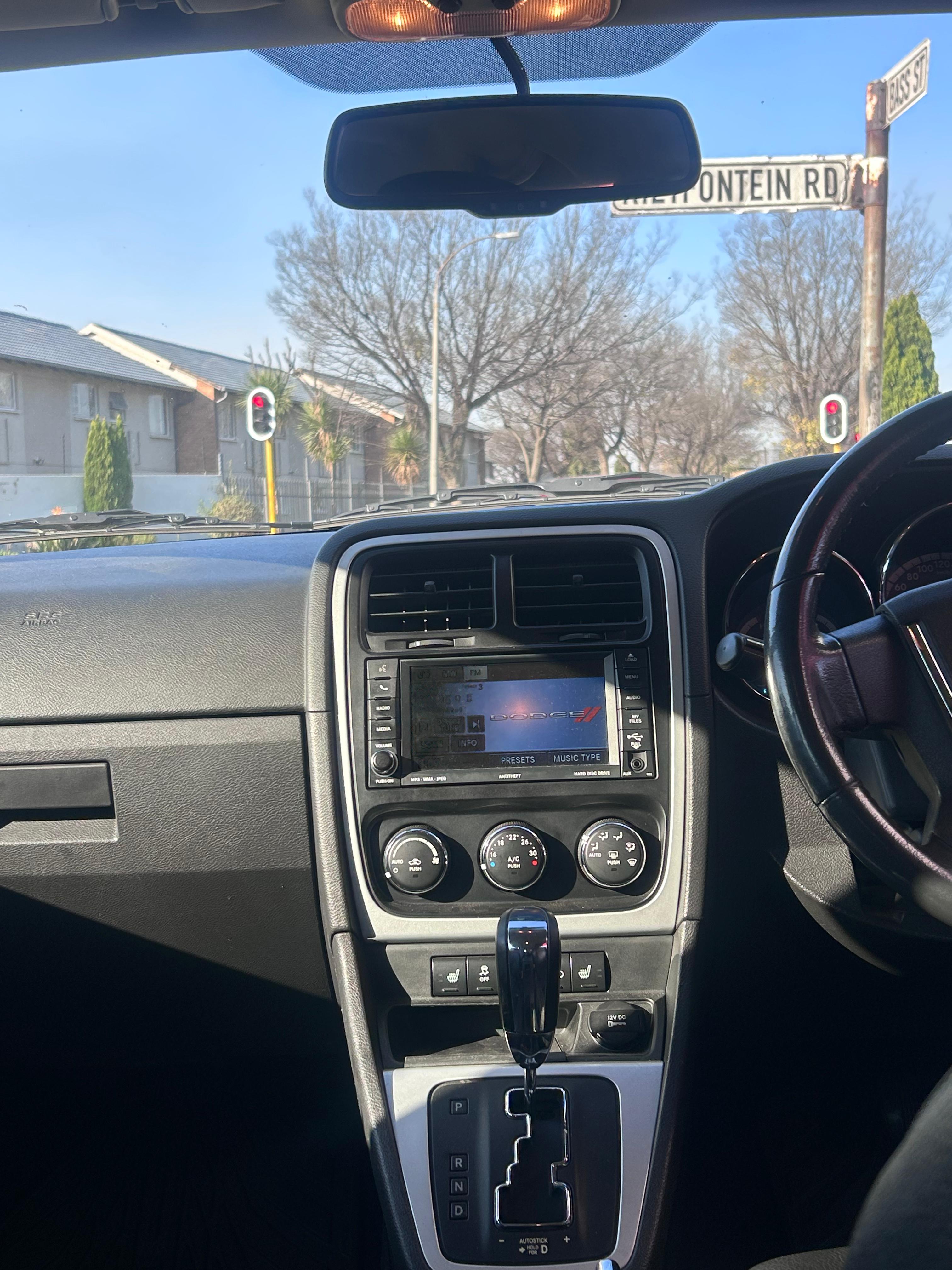 2011 Dodge Caliber 2.0 SXT A/T  thumbnail