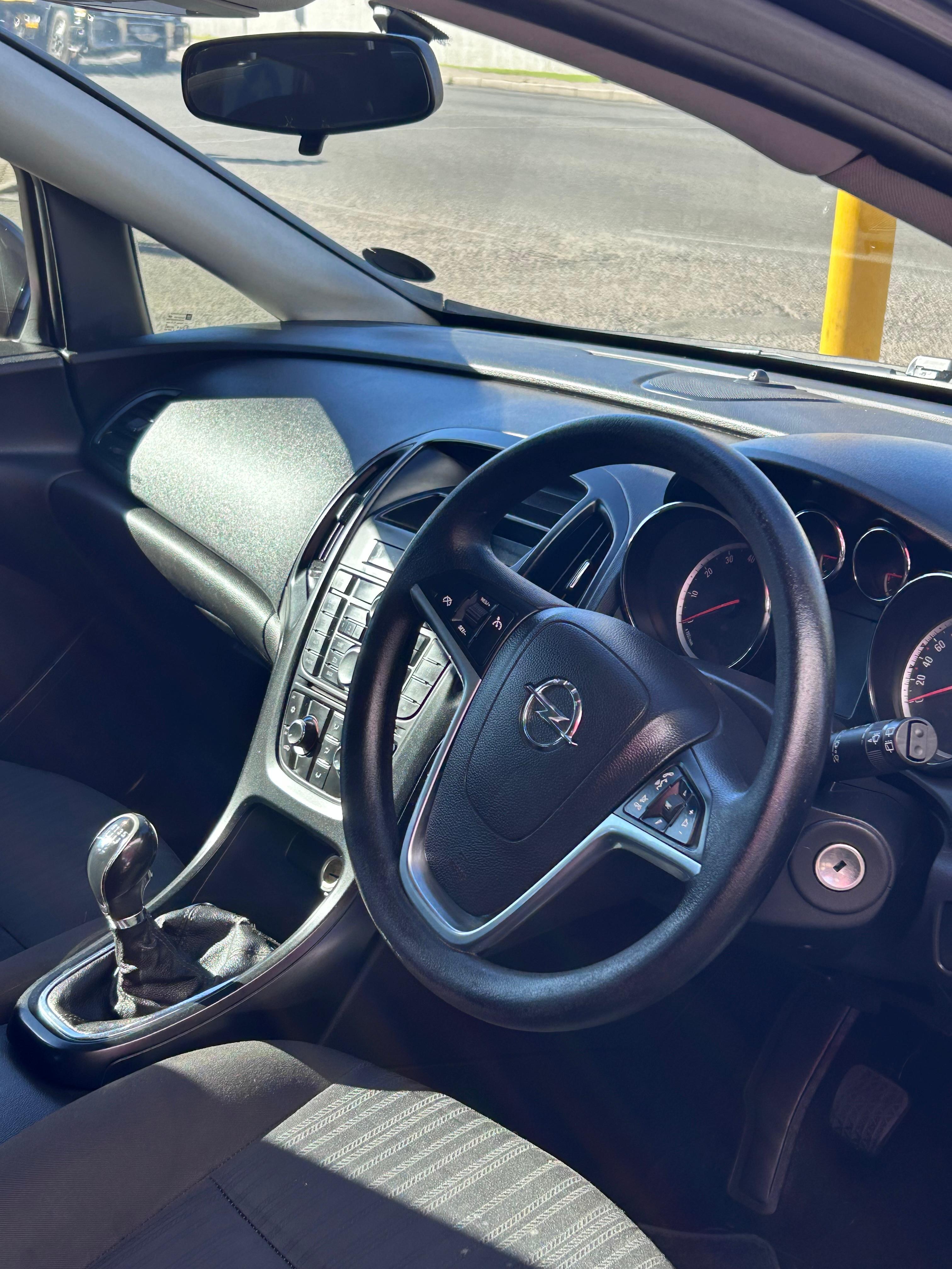 2011 Opel Astra 1.6 Essentia  thumbnail