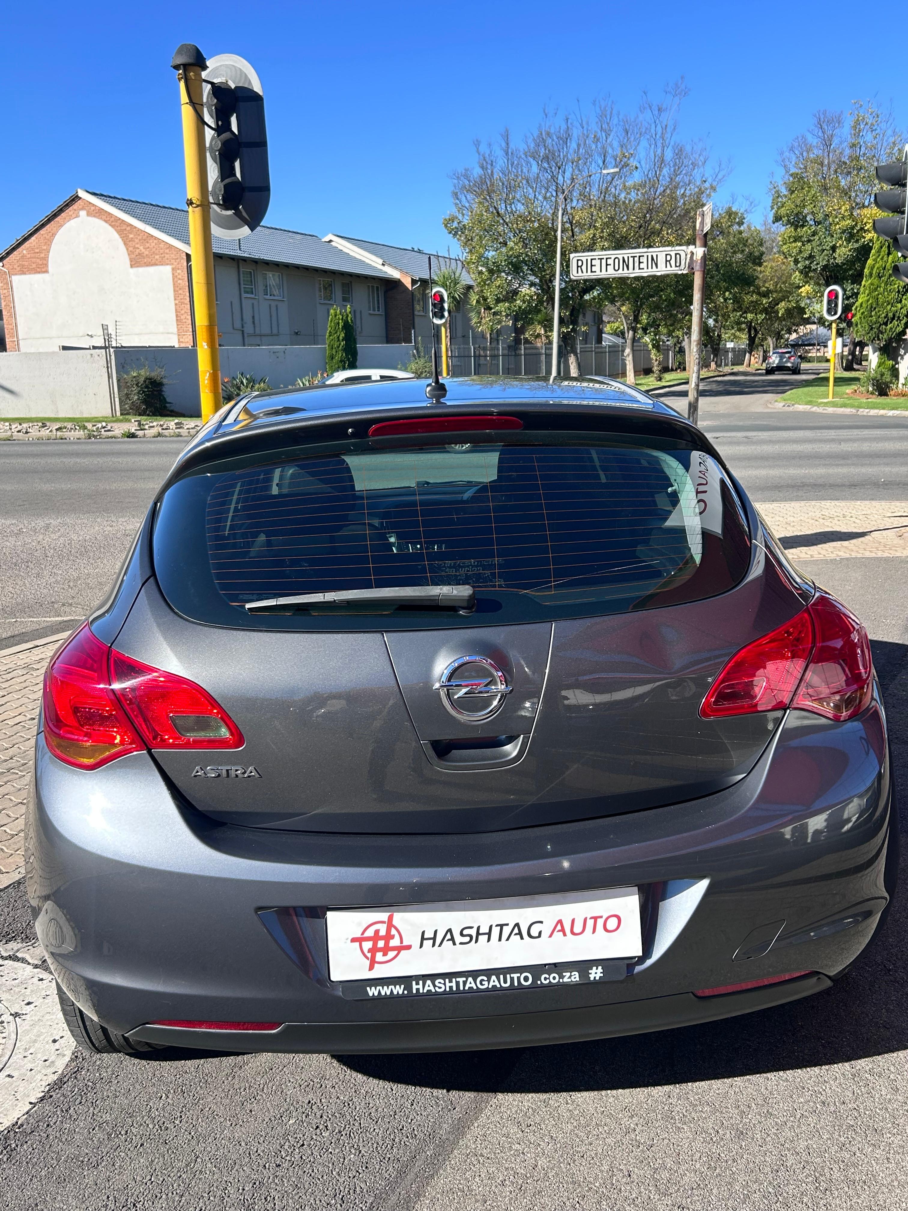 2011 Opel Astra 1.6 Essentia  thumbnail