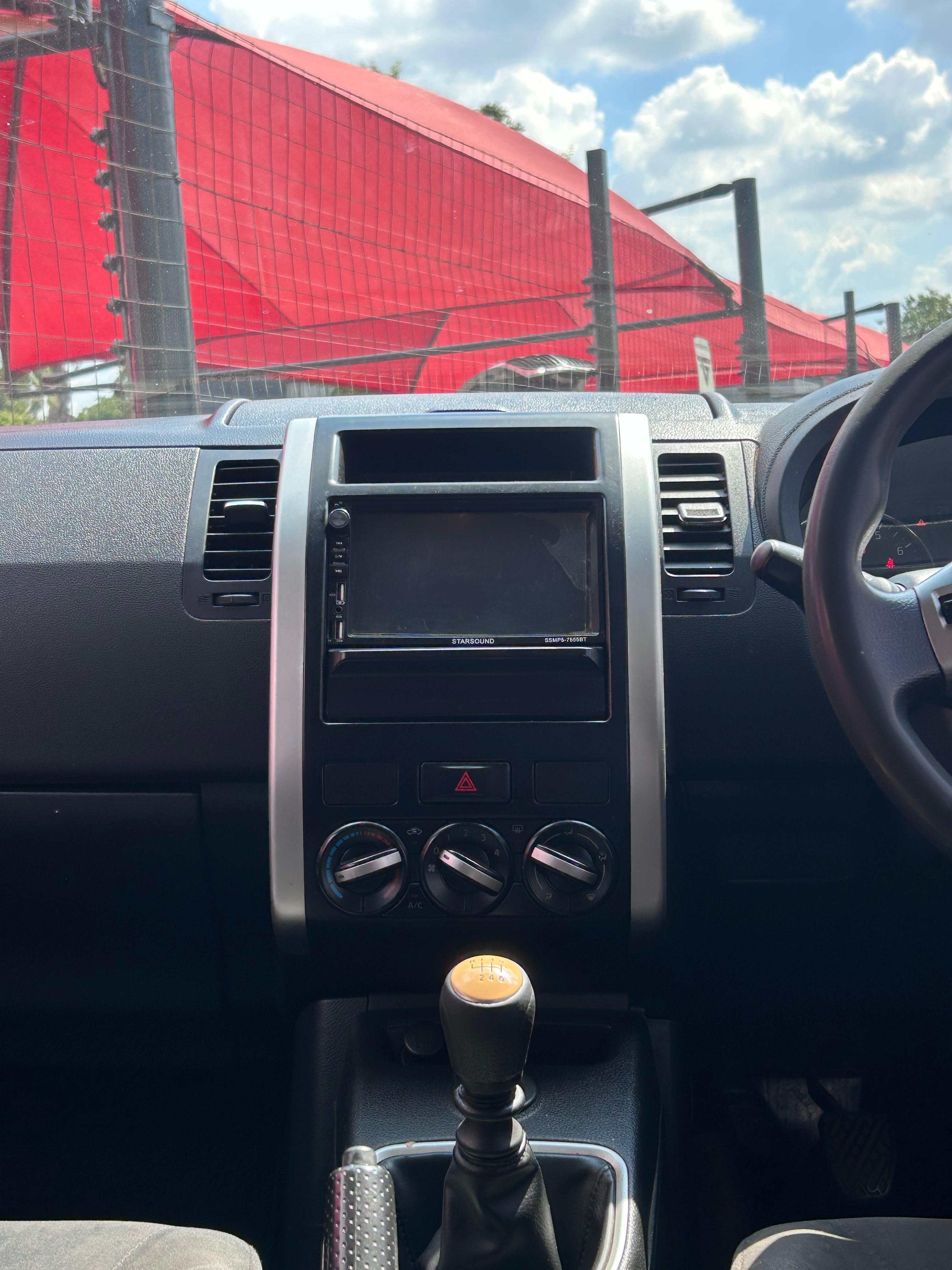 2012 Nissan X Trail 2.0 thumbnail