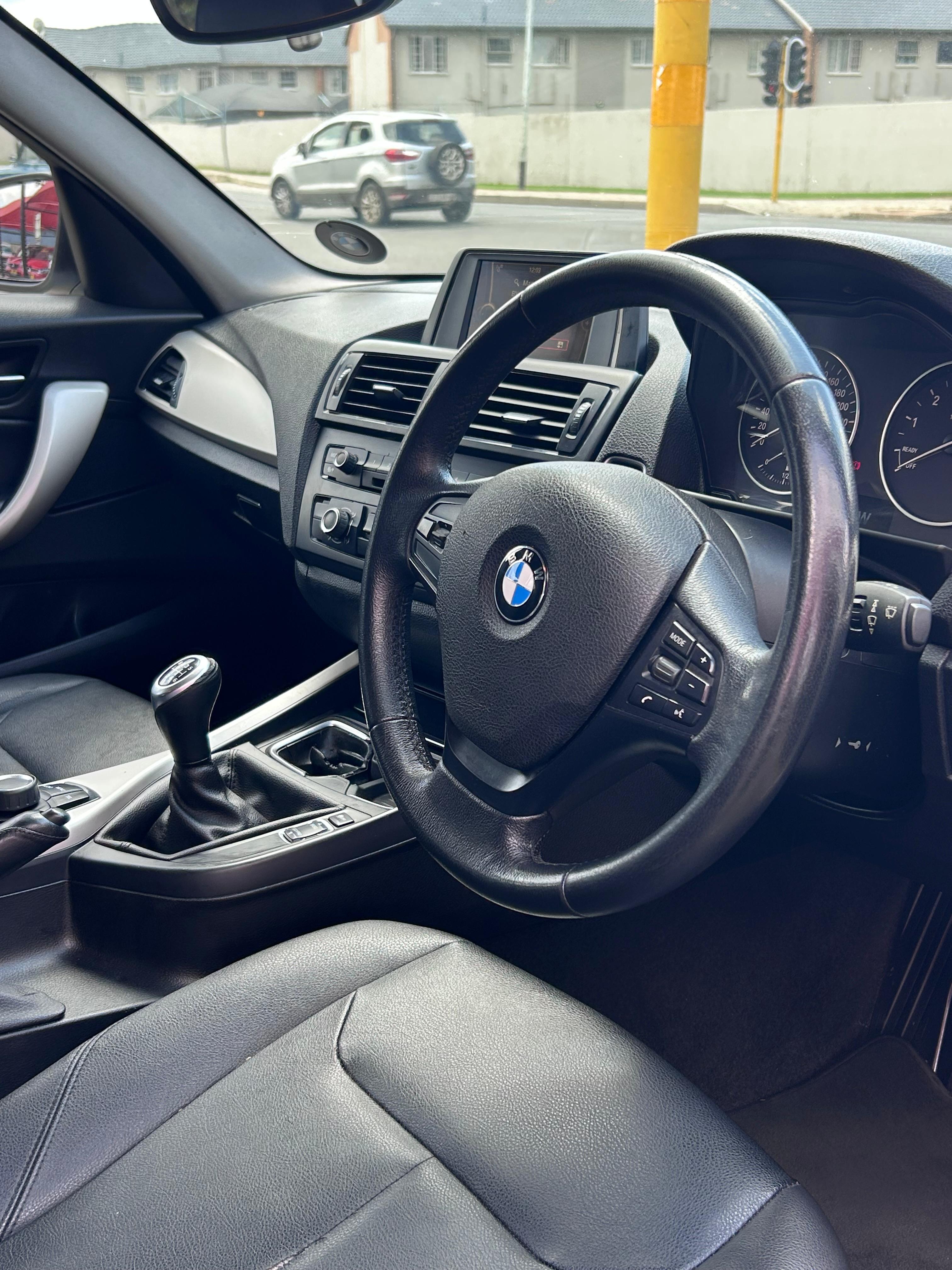 2015 Bmw 116i 5dr thumbnail