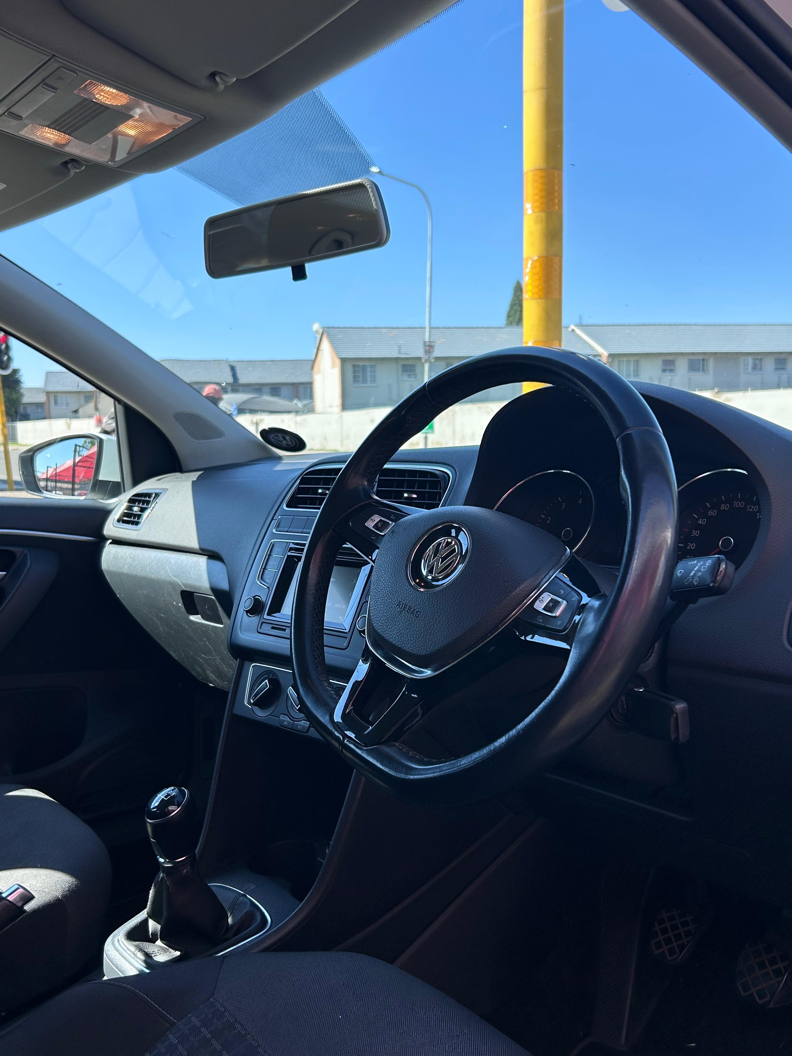 2015 Volkswagen Polo 1.2 Tsi  thumbnail