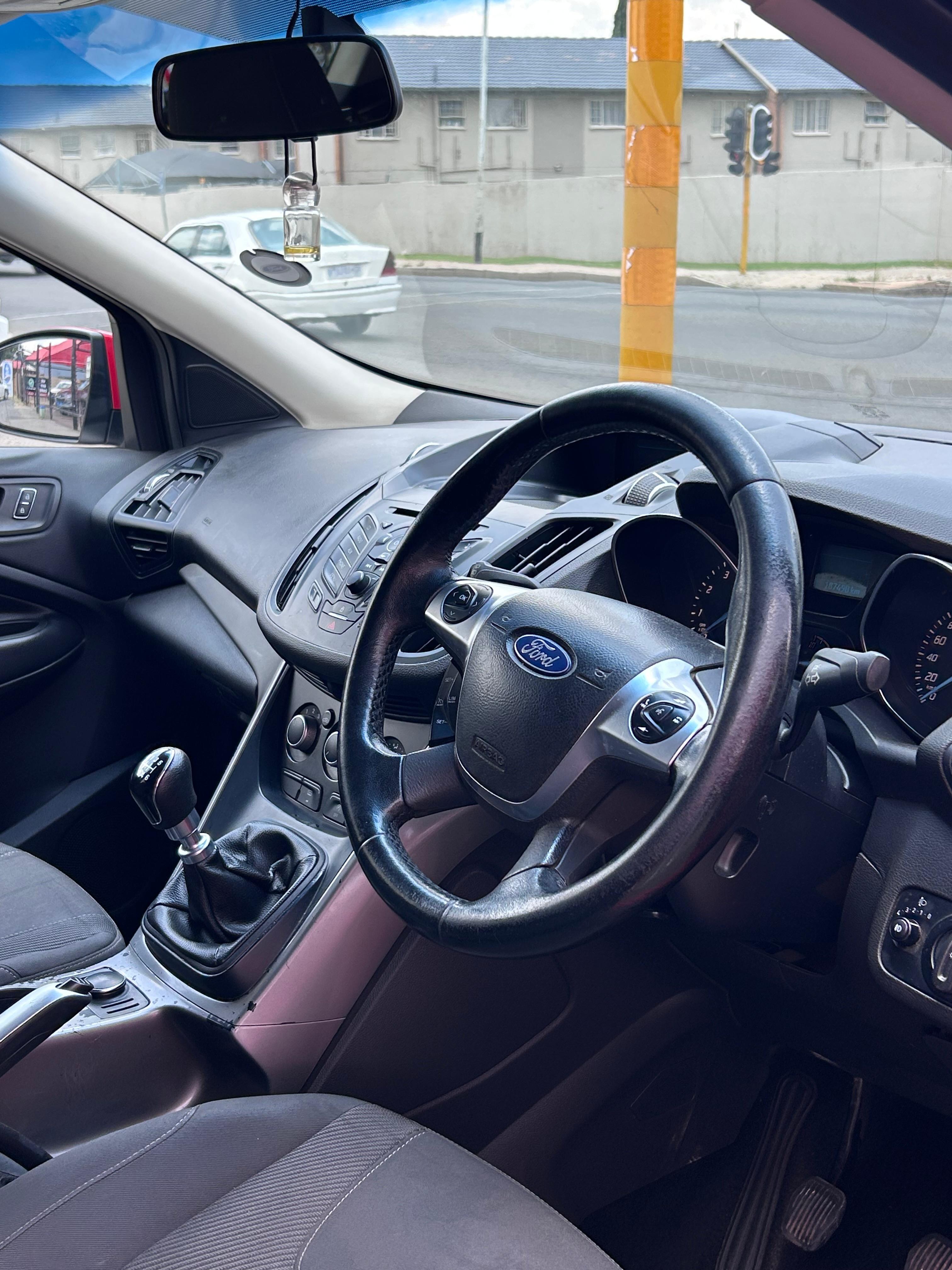 2016 Ford Kuga Eco-Boost 1.5 Ambiente  thumbnail