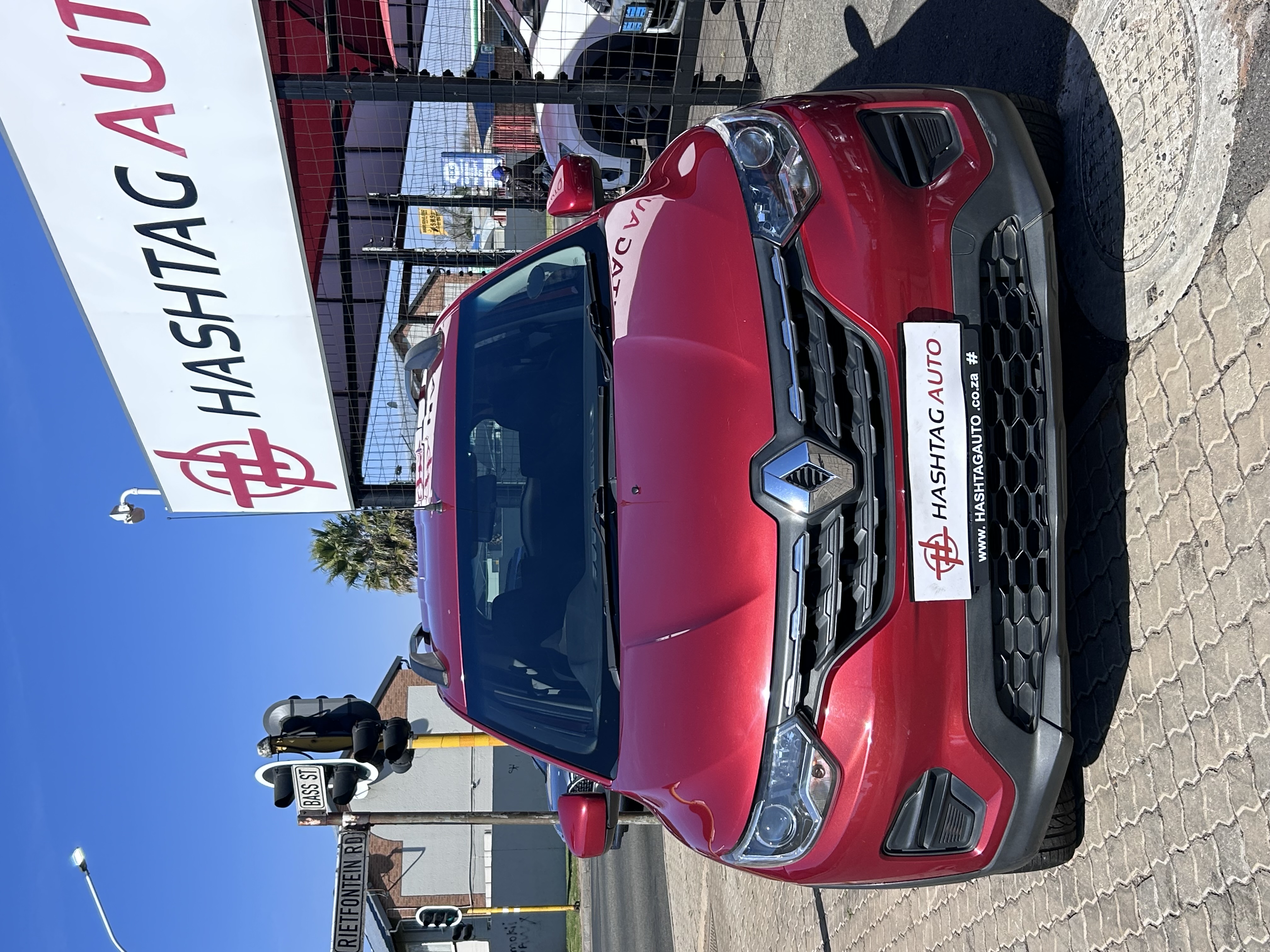 2021 Renault Renault Triber 1.0 Expression - 7 Seater  thumbnail