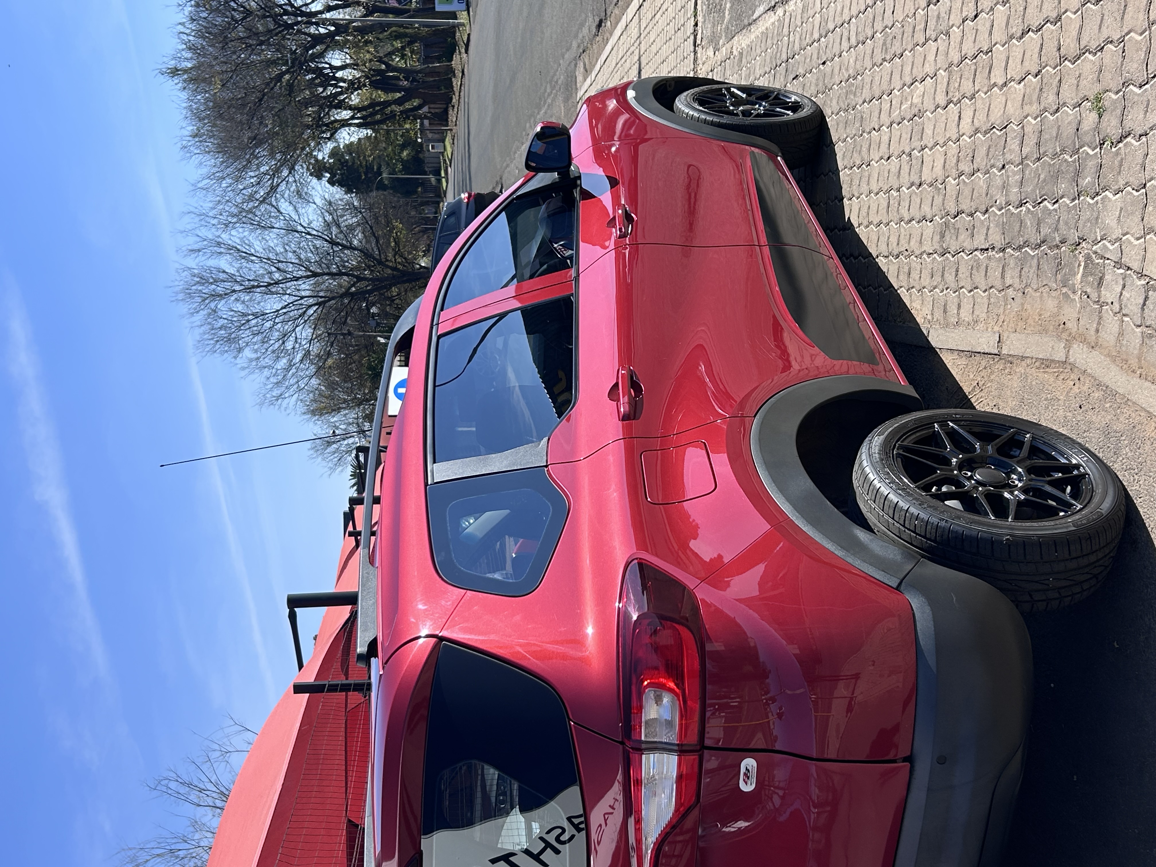 2021 Renault Renault Triber 1.0 Expression - 7 Seater  thumbnail