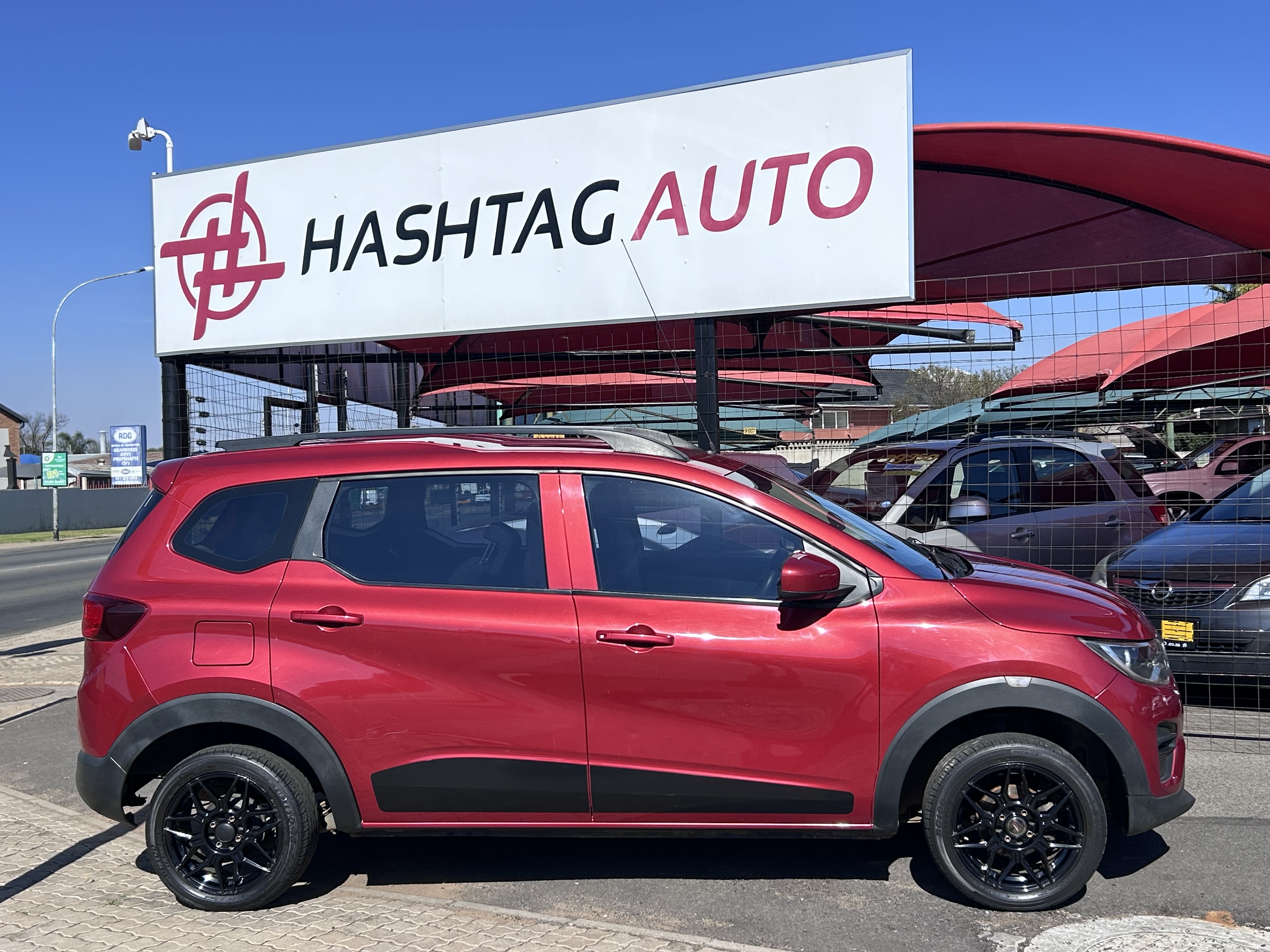 2021 Renault Renault Triber 1.0 Expression - 7 Seater  thumbnail