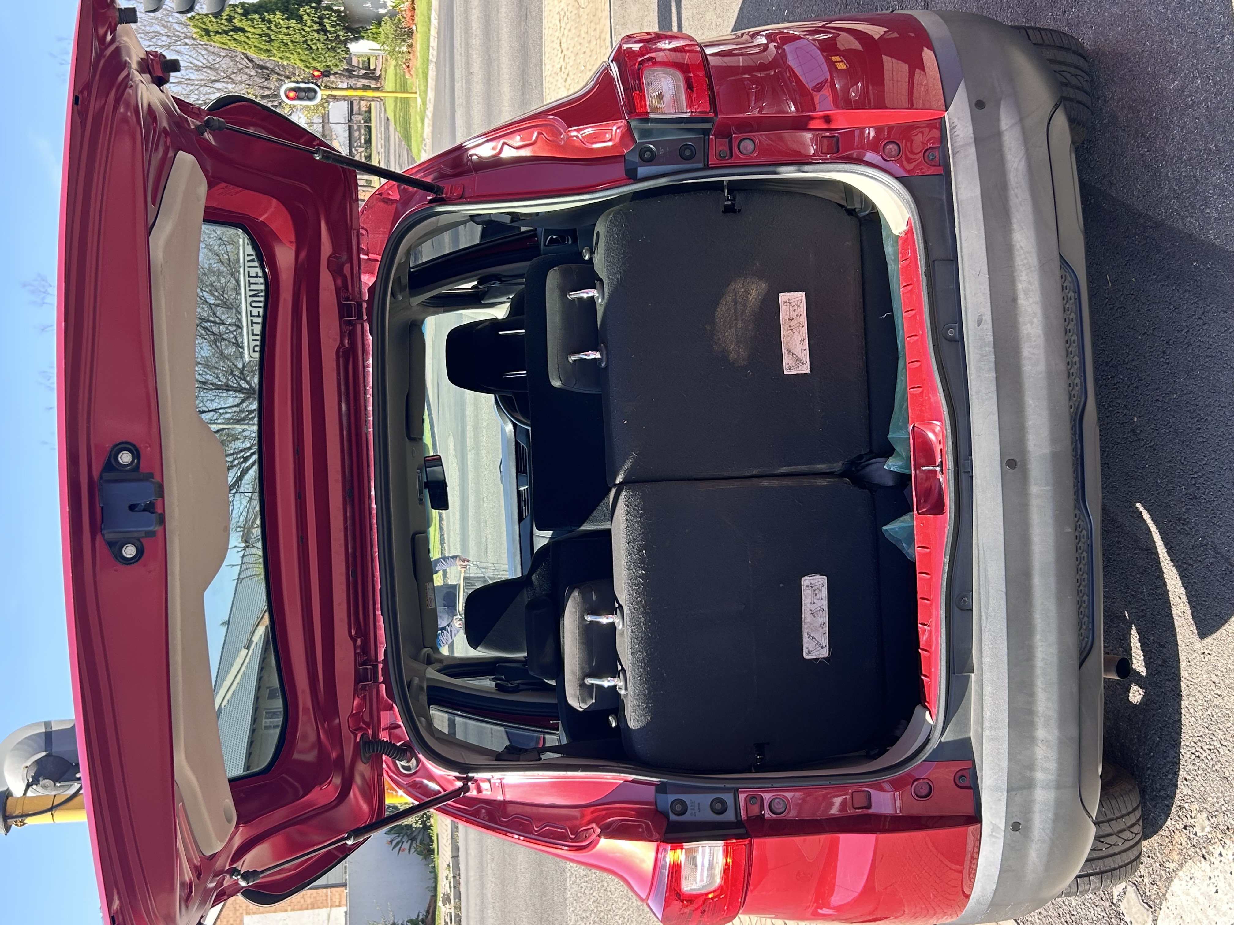 2021 Renault Renault Triber 1.0 Expression - 7 Seater  thumbnail