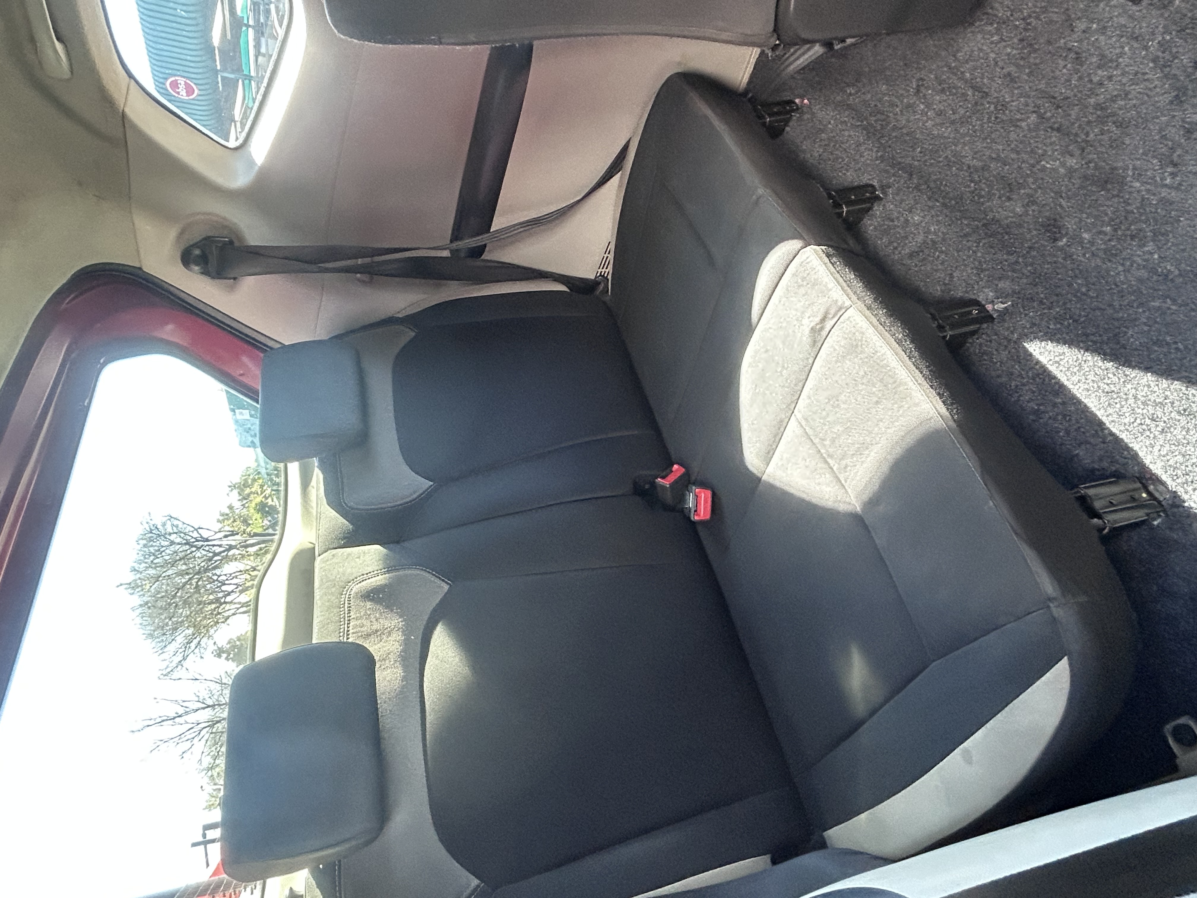 2021 Renault Renault Triber 1.0 Expression - 7 Seater  thumbnail