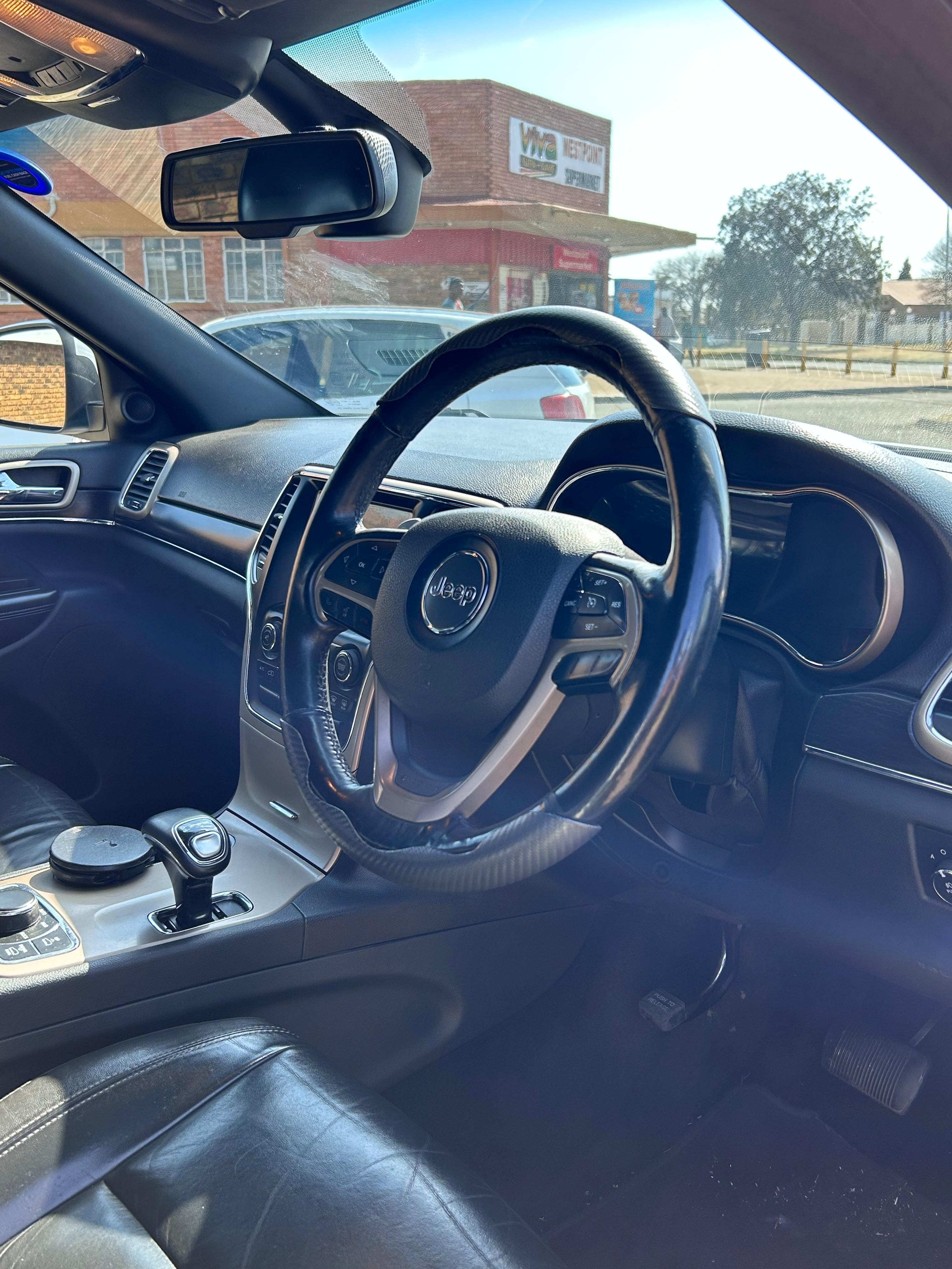 2015 Jeep Grand Cherokee 3.6 Limited A/T 4×4 thumbnail